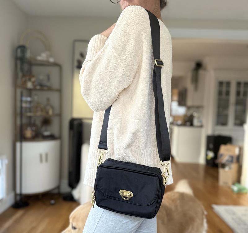 Customer photo for "Best Everyday Bag!"