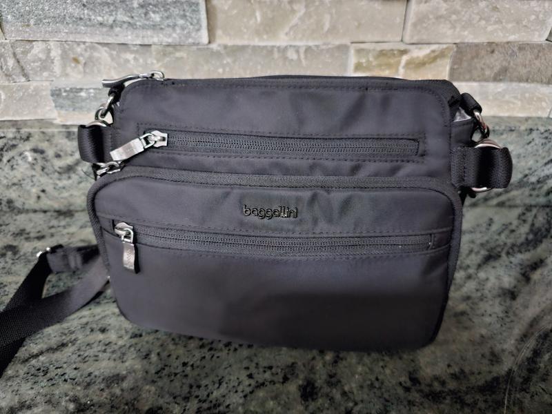 Customer photo for "Functional purse with a dressy appearance"