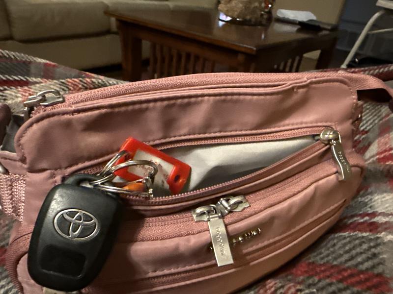 Customer photo for "Better Than The Original Every Day Bag!!!"