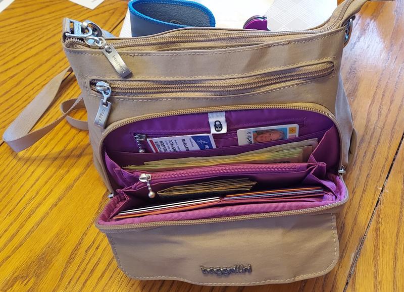 The wallet totally rocks!