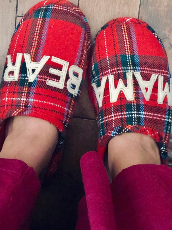 women's dearfoams mama bear plaid clog slippers