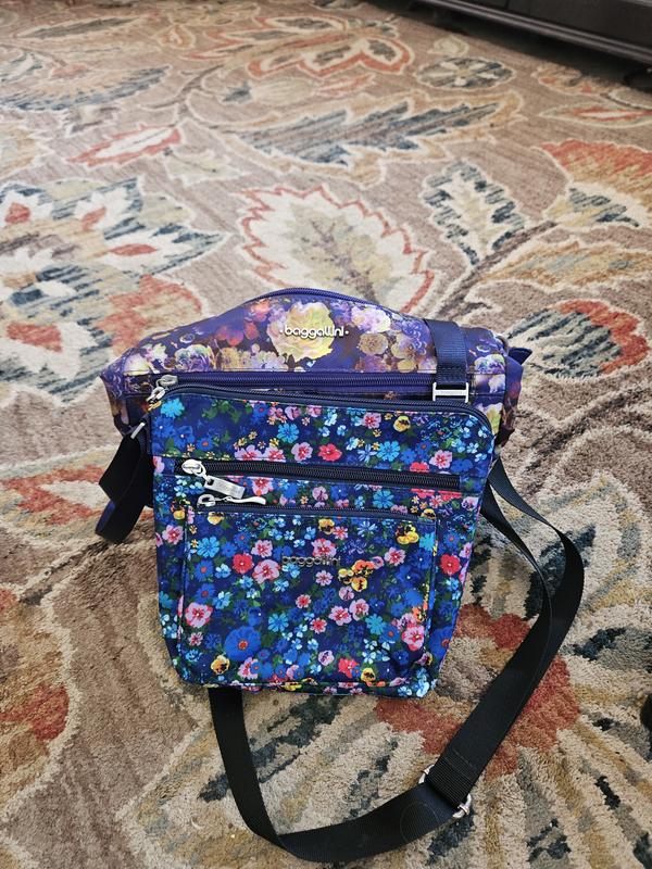 Example of the size compared to my other bag.