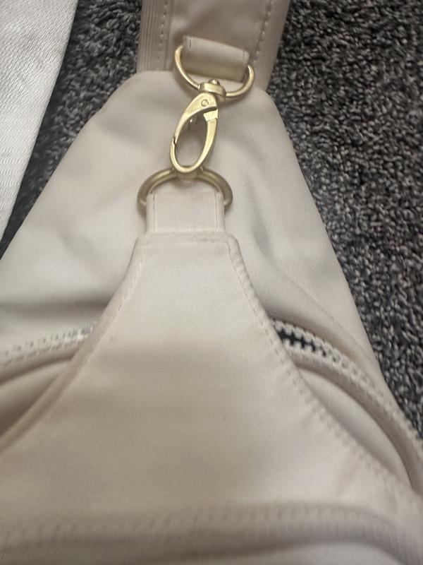 Customer photo for "Love the purse but not the color"