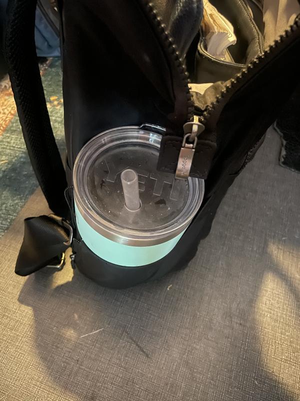 Yay for expandable pockets! Fits my 32oz Yeti!