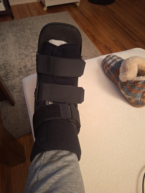Customer photo for "Very slippery soles. Badly injured foot."