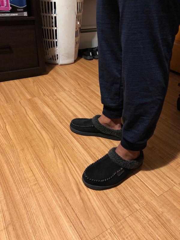 men's dearfoams microfiber suede whipstitch moccasin slippers