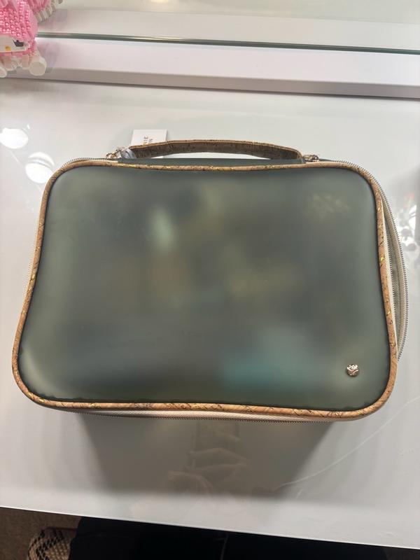 Customer photo for "An essential for every makeup lover!"