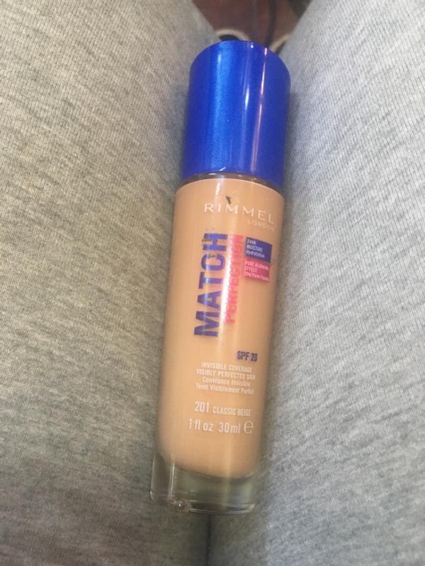 Rimmel London Match Perfection Foundation – LSF 20, 504 Tiefe Mokka | 24h Feuchtigkeit, Mittlere Deckkraft, Mit Pumpe | Für Ebenmäßigen, Frischen Teint