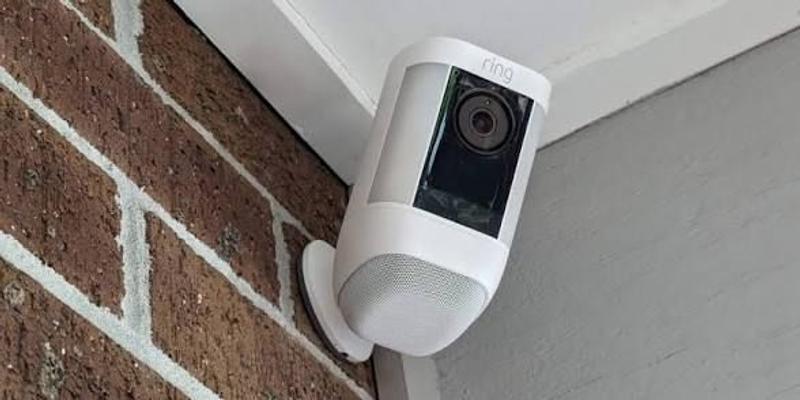Ring Spotlight Cam Plus Battery 5.05 H x 2.5 W x 1.08 D White