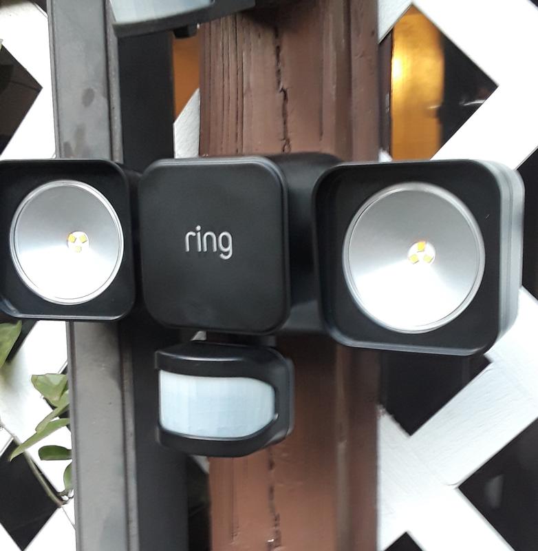 Ring Smart Lighting Floodlight Wired + Bridge - Black