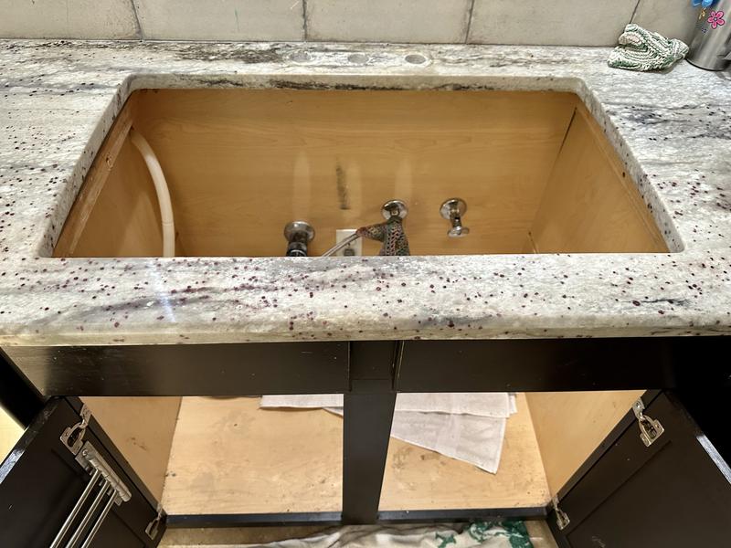 Ruvati 33-inch Drop-in Low Platform-Divide Zero Radius 60/40