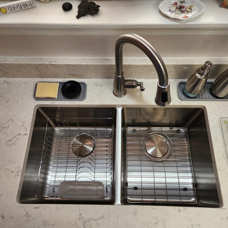 Ruvati 31-inch Undermount Kitchen Sink 50/50 Double Bowl 16 Gauge