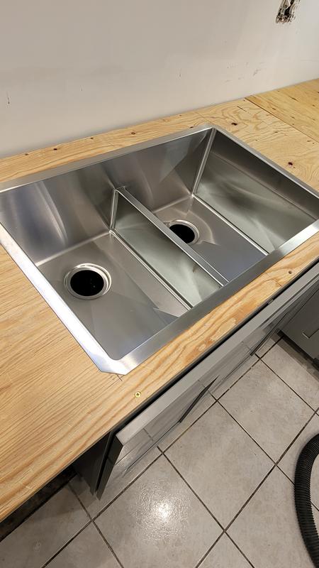 Ruvati 30-inch Low-Divide Undermount Rounded Corners 60/40