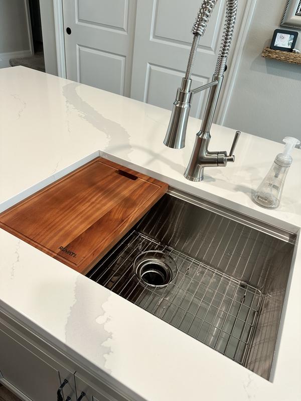 Ruvati HexBottom™ 33-inch Workstation Scratch Resistant Embossed