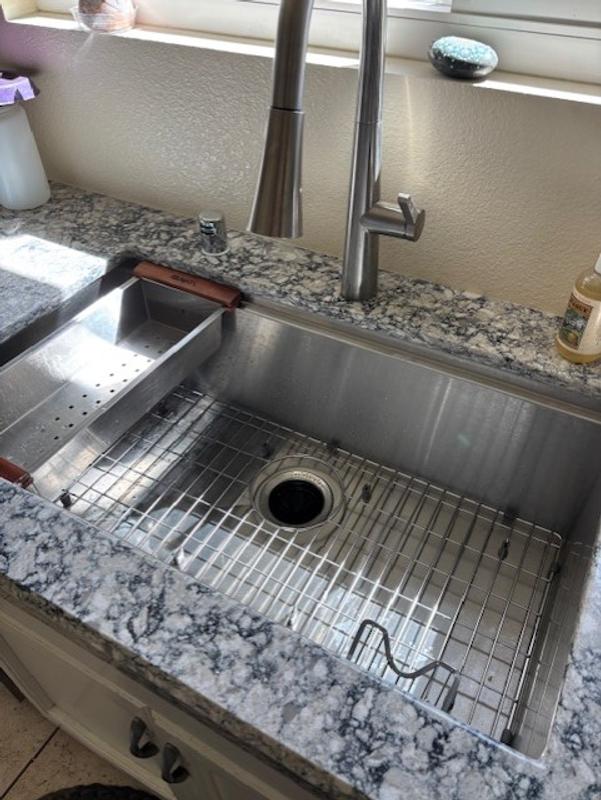 Ruvati 33-inch Workstation Ledge Rounded Corners Undermount