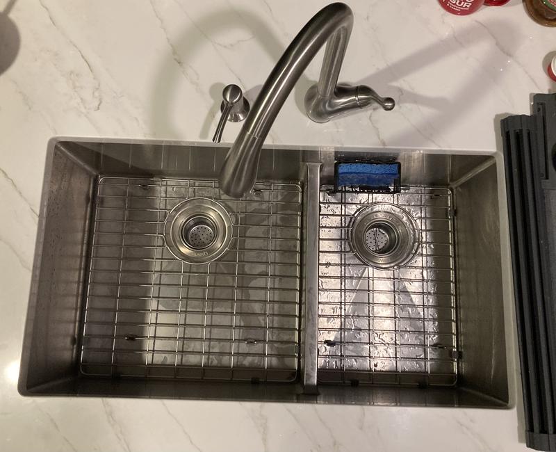 Ruvati 32-inch Low-Divide Undermount 50/50 Double Bowl 16 Gauge