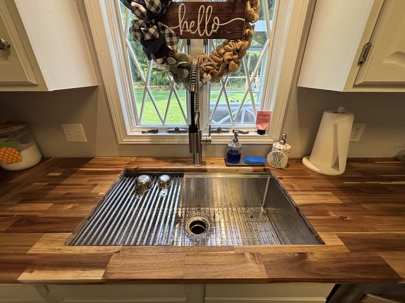 ruriページ Ruvati 24-inch Workstation Rounded Corners Undermount Ledge