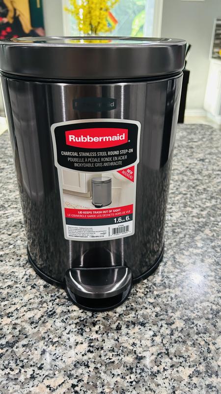 Rubbermaid Premium 13 gal. Gray Step-On Trash Can