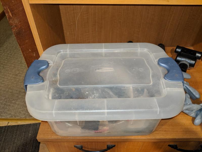 Rubbermaid Roughneck Clear Storage Bin, Break-Resistant, Stackable, 31 Qt.