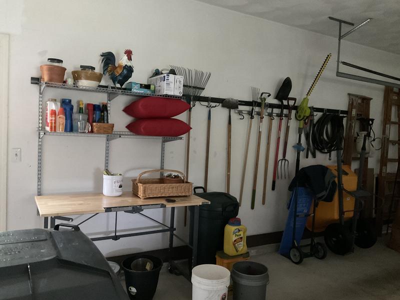 Rubbermaid FastTrack System  Garagen regale, Werkstattorganisation,  Garagenstauraum