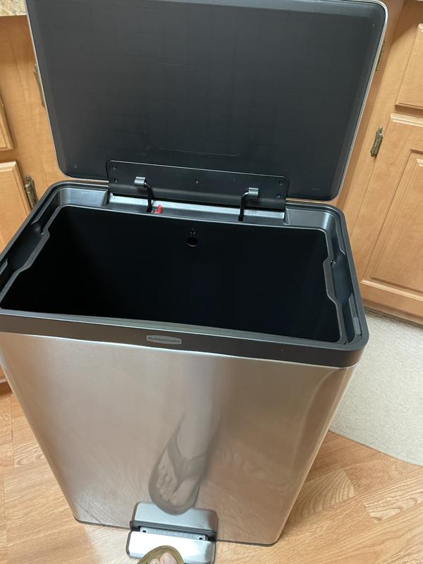 Rubbermaid 2112520 12 Gallon Charcoal Stainless Steel Step-On Trash Can