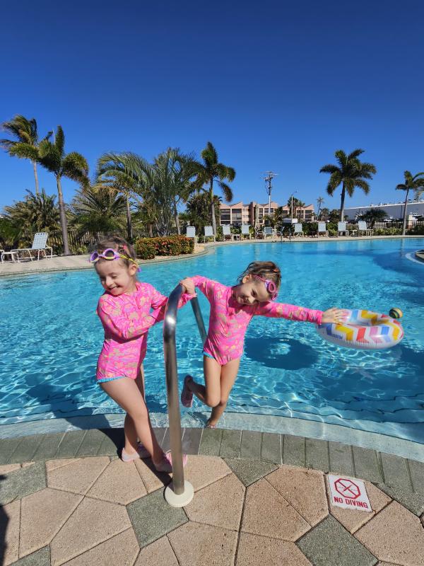 Review Thumbnail Image 0 345857941