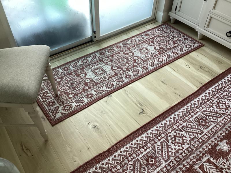 Unique Loom Outdoor Aztec 2 X 6 (ft) Rust Red Indoor/Outdoor Border ...