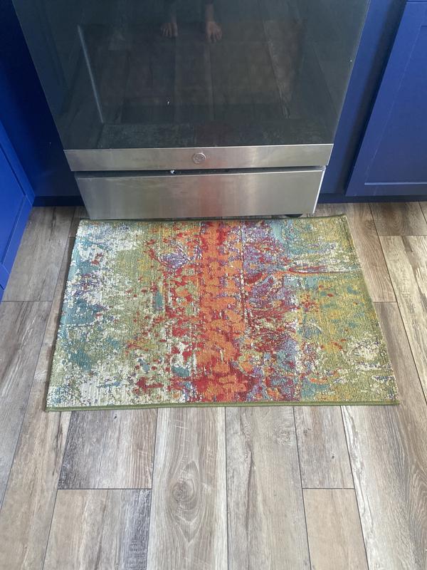 Perfect rug for in front of the oven! Adds color to our kitchen. Easy to clean and vacuum! Great for having kids!