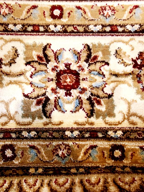 The accents of (a true) red are blue are just enough.