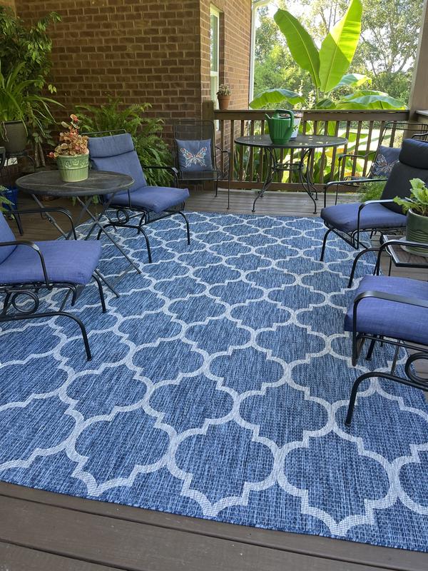 9x12 outside Lattice rug.