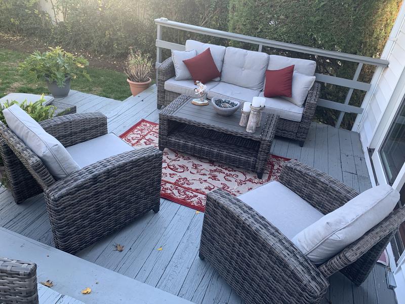 Love how the red perks up the mood.