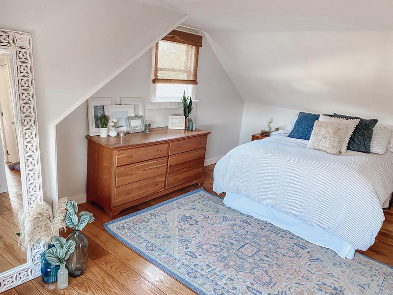 5x8 rug in our bedroom