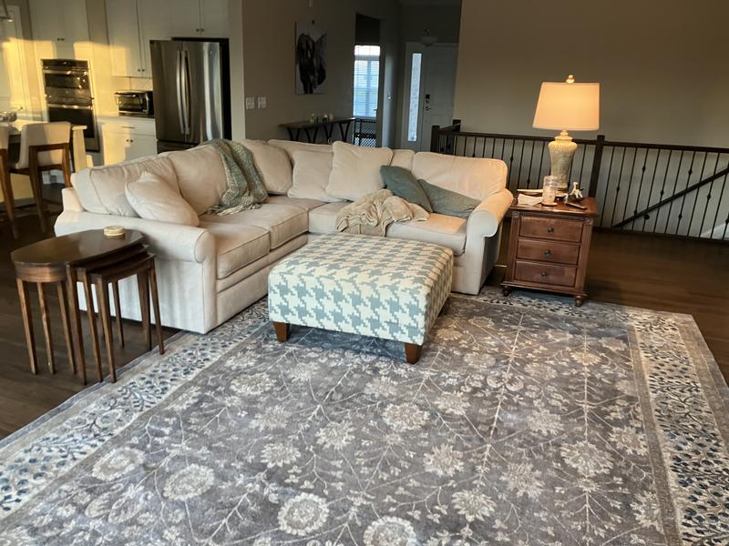 5' x 8' Viola Rug
