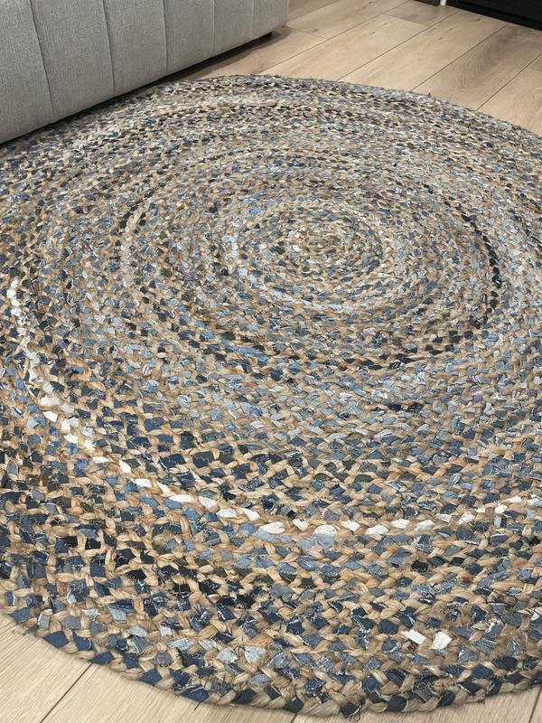 Pics taken at night..looks great in daylight too.