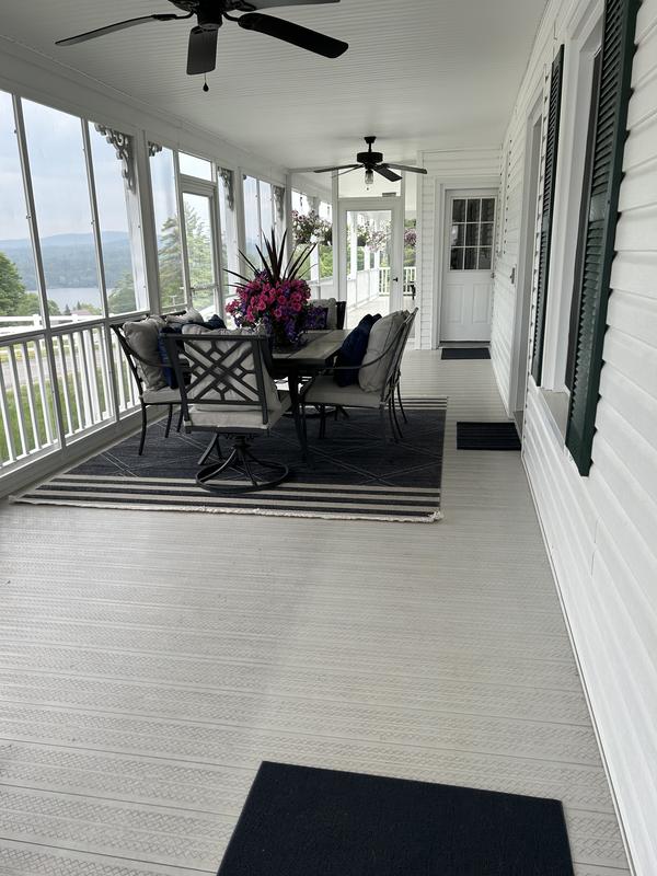 This rug works beautifully with our outdoor furniture 🤗