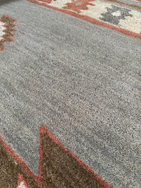 Close up showing the true color... I see a light green haha. Other's see gray.