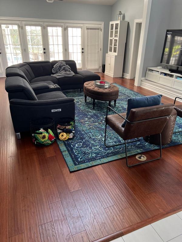 Customer carousel item 9.