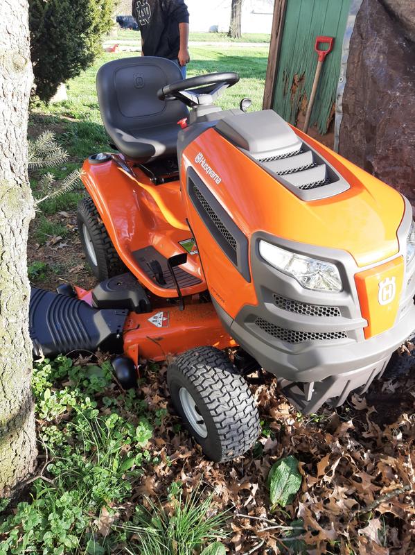 Husqvarna 54 inch outlet riding lawn mower