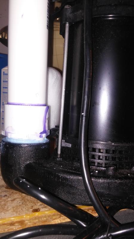 Wayne 1/2 HP Cast Iron Coated Steel Submersible Sump Pump with Vertical Float Switch 4200 GPH CDU800 WAYNE CDU800 HP Submersible Cast Iron and Steel Sump Pump With Integrated Vertical Float Switch