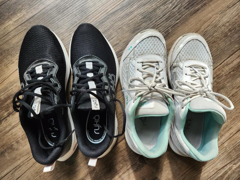 New Accelerate pair on left, my old Dash pair on the right. Both size 7.5 medium. I need a wider toe bed