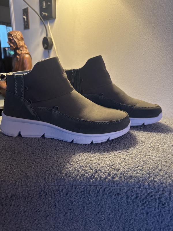 Like the look more without the laces…