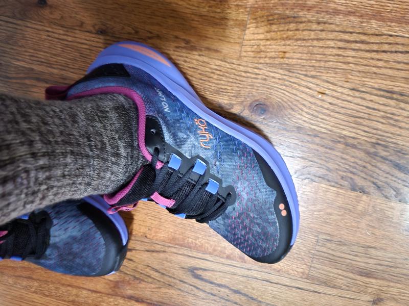 This would be cute with the right color of socks lol