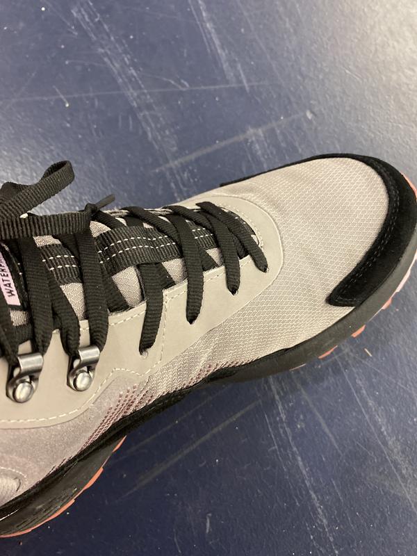 Metal Tabs to hold the lace and which I turn gives more ankle support