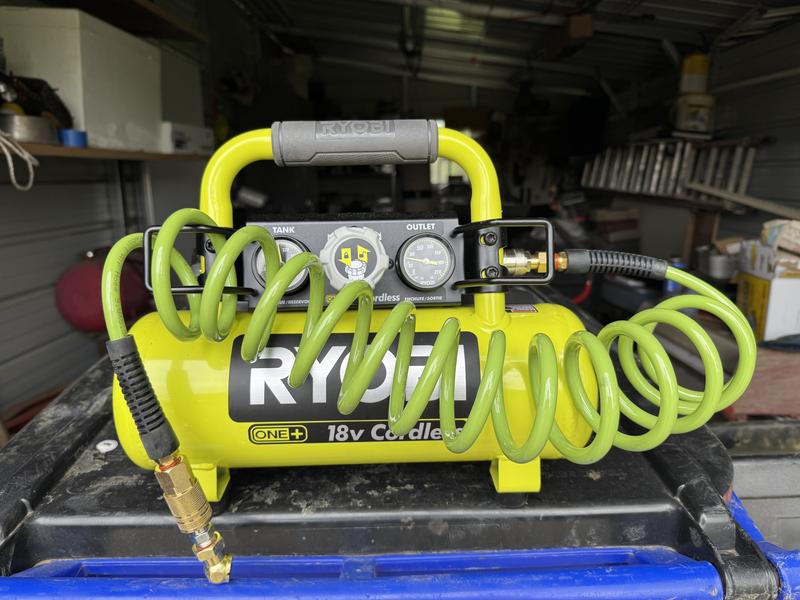 18V ONE+™ 1 Gallon air compressor 18V ONE+™ 1 Gallon air compressor