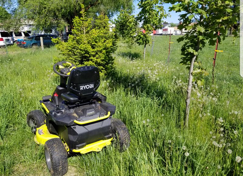 Electric rear engine riding lawn mower hotsell
