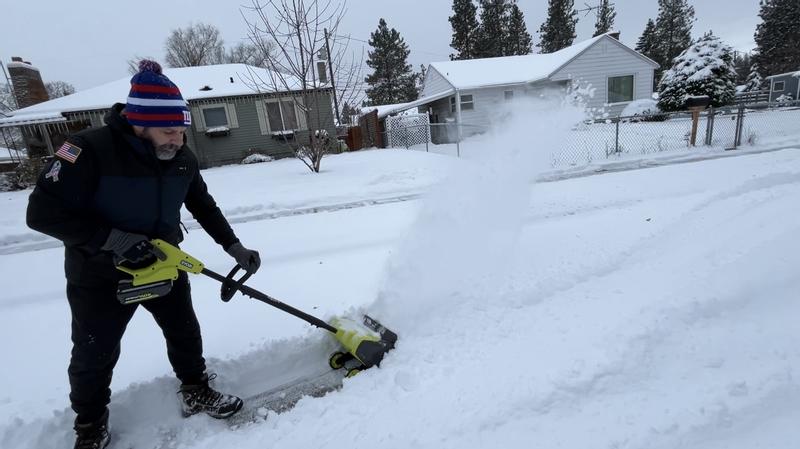 Ryobi battery snow shovel hot sale