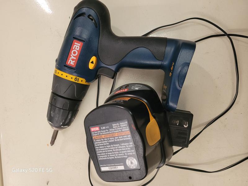 9.6V Drill/Driver Kit