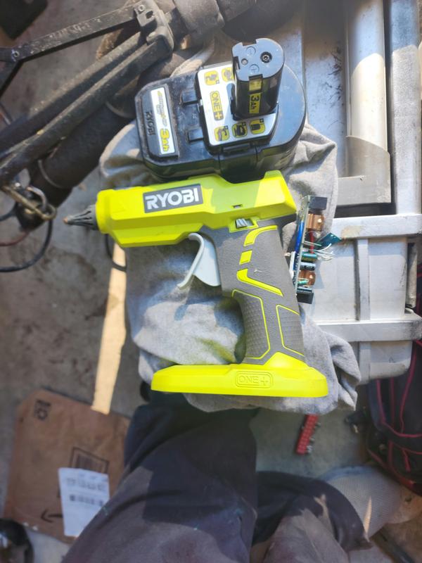 Ryobi 18V cordless hot glue gun REVIEW! (P305) 