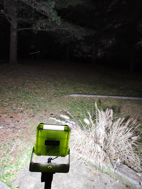 RYOBI ONE+ 18V Cordless Hybrid LED Tripod Stand Light (Tool Only