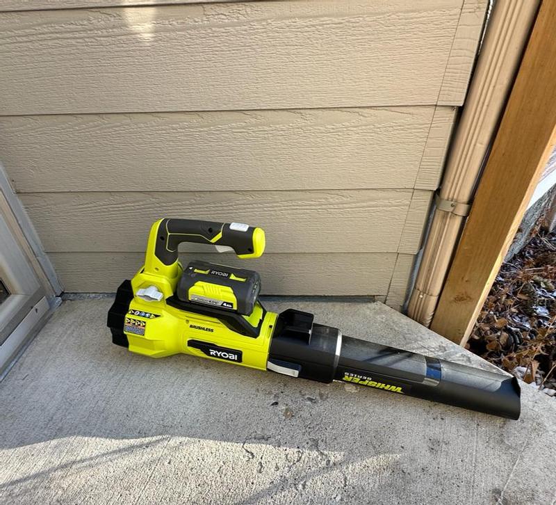 Ryobi 550 2025 cfm leaf blower